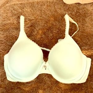 Victoria's Secret Body by Victoria bra